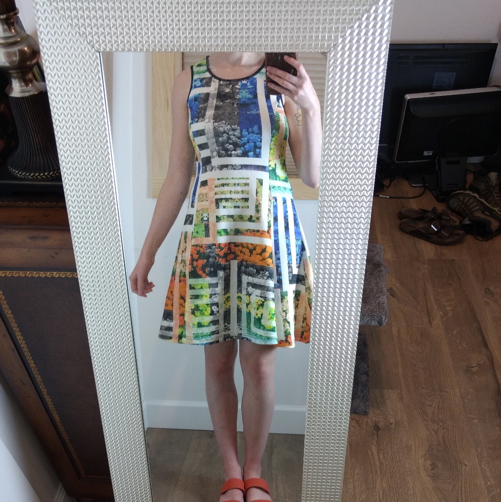 Abstract Flower Dress - Picture 2 of 2